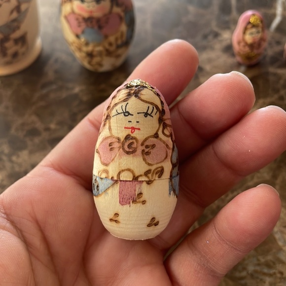 🪆 - Picture 7 of 9